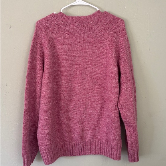 Old Navy Women’s Size Medium Tall pink sweater poly/nylon/wool - Picture 3 of 4